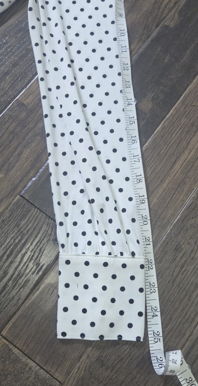 White House Black Market Dotted Ruffle Top Size M, NWT, Ecru/black - Picture 10 of 10